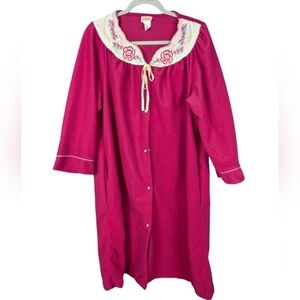 VINTAGE nightgown Intimate Moods in bright pink size large pockets and snaps